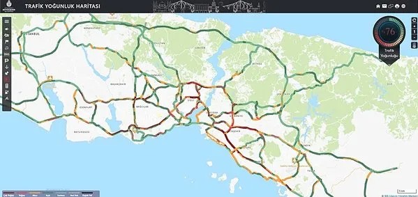 İstanbul'da akşam saatlerinde trafik yoğunluğu...